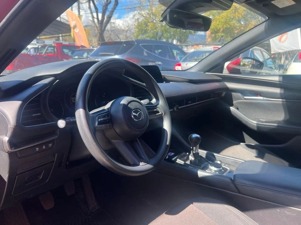 Mazda 3 Sport New 3 Hb 2.0 año 2023