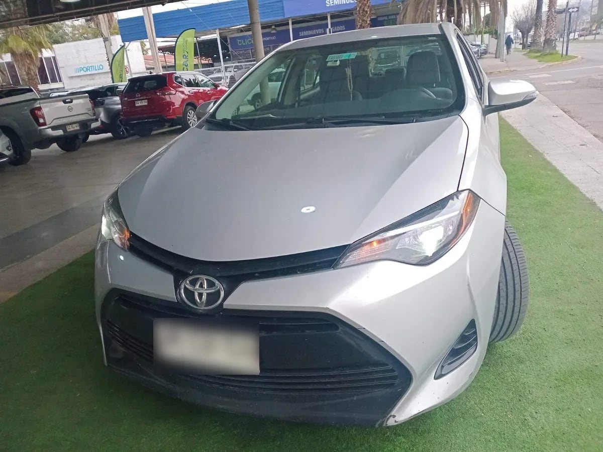 Toyota Corolla 1.8 Gl 4x2 Mt 4p año 2017