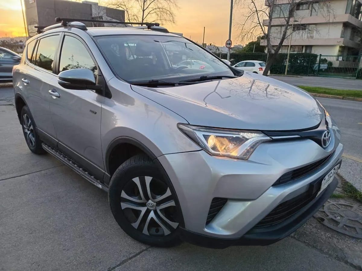Toyota Rav 4 2.0 Adventure 4x2 Lujo Mt 5p año 2019