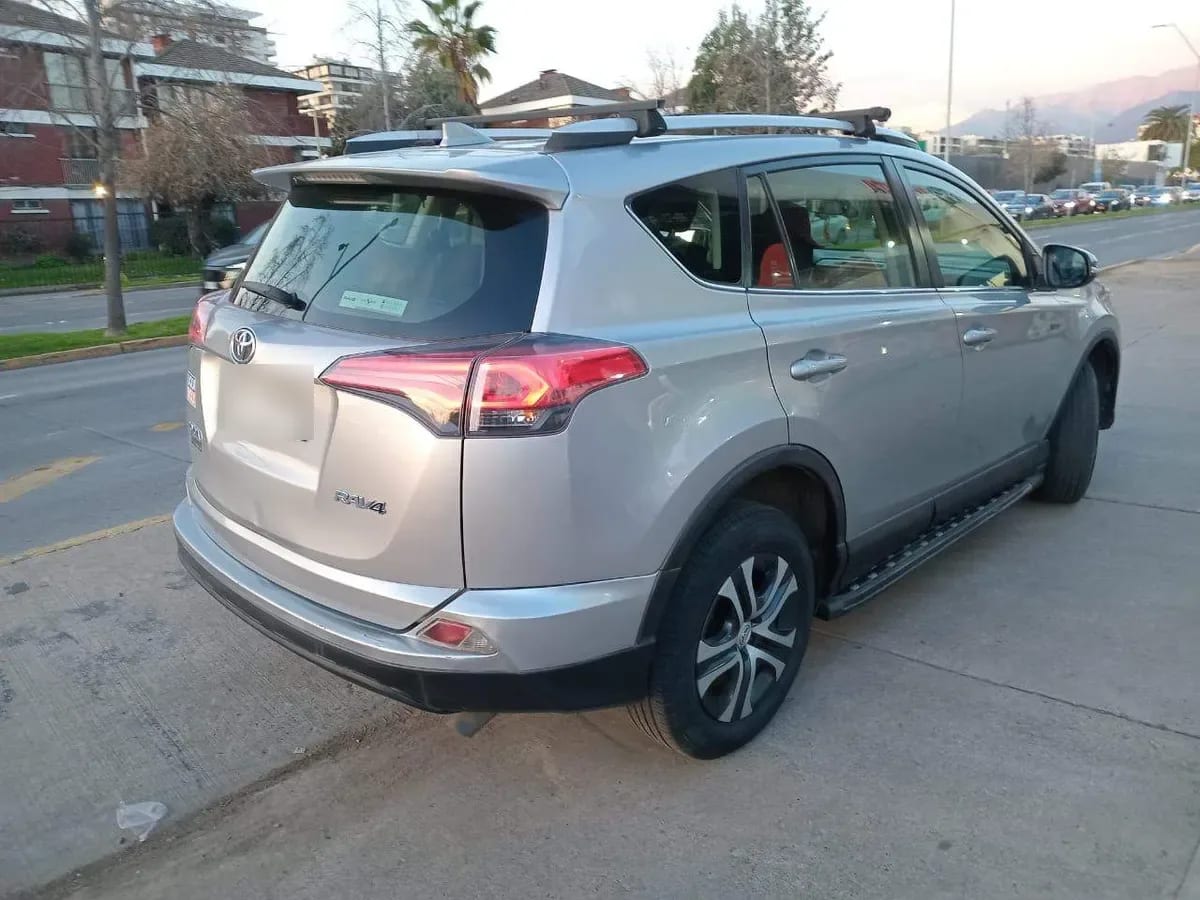 Toyota Rav 4 2.0 Adventure 4x2 Lujo Mt 5p año 2019