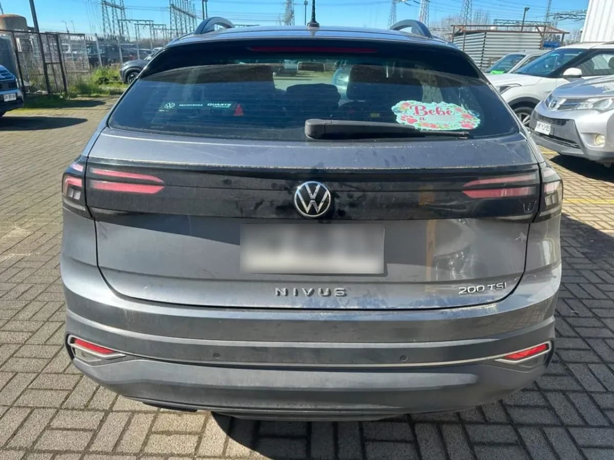 Volkswagen Nivus 1.0 Tsi Comfortline 4x2 At 5p año 2023