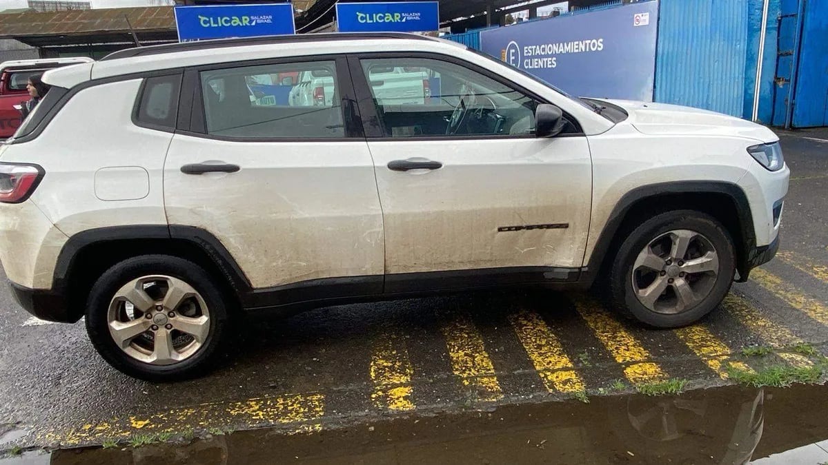 Jeep Compass 2.4 Sport Lx 4x2 6mt 5p año 2019