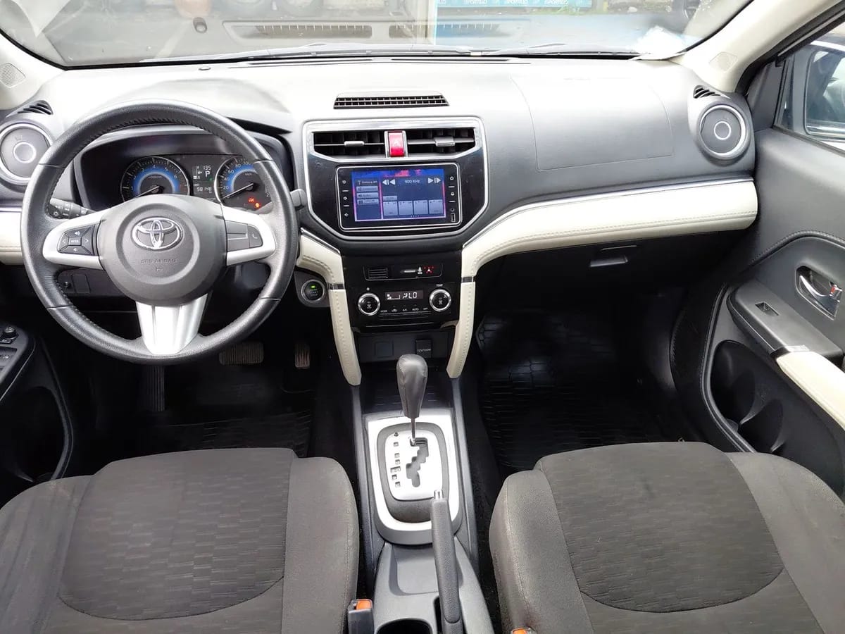 Toyota Rush 1.5 Xli 4x2 At 5p año 2021