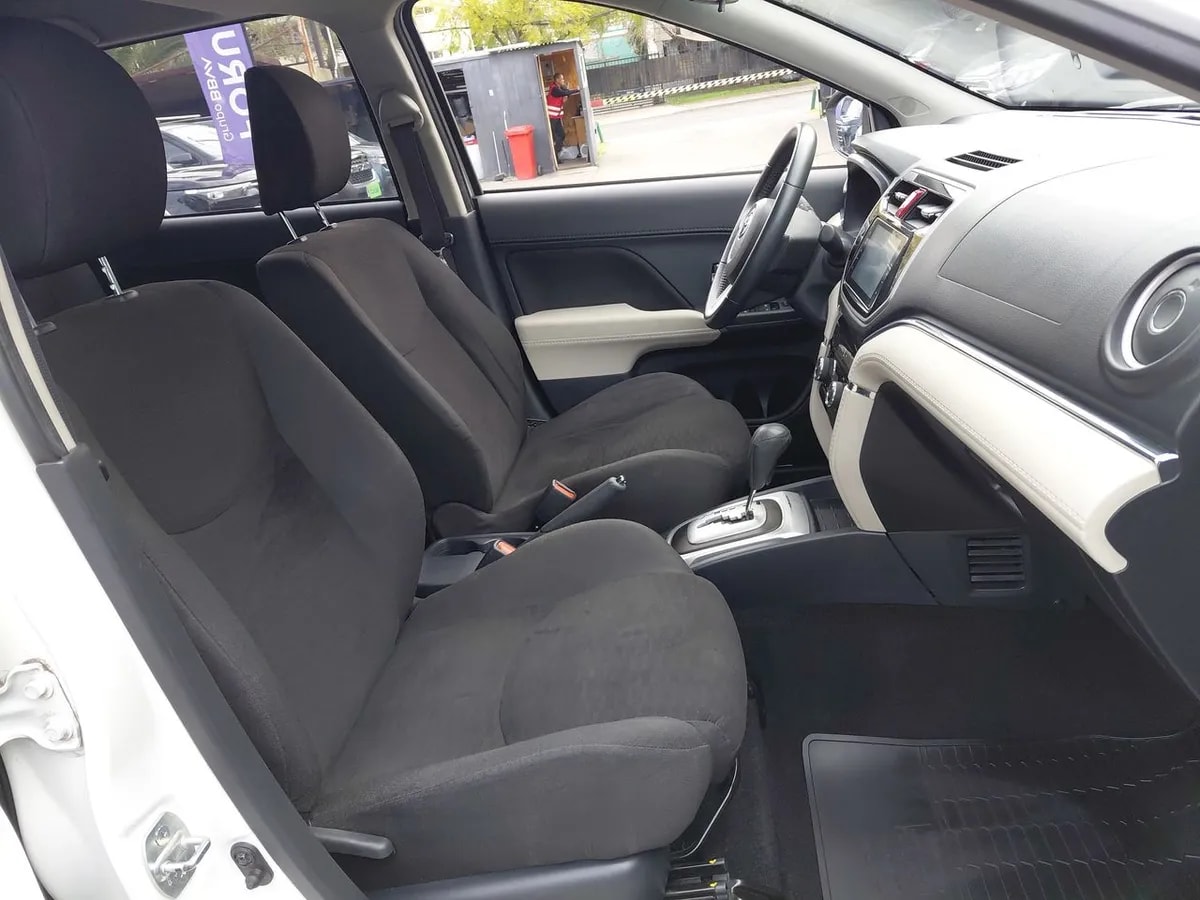 Toyota Rush 1.5 Xli 4x2 At 5p año 2021