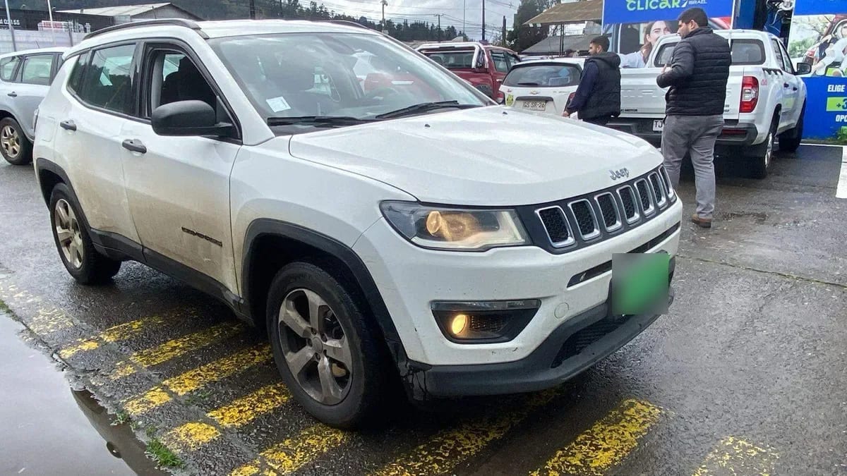 Jeep Compass 2.4 Sport Lx 4x2 6mt 5p año 2019