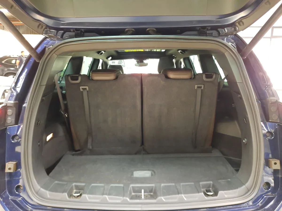 Jeep Commander 1.3t Overland T270 4x2 6at 5p año 2023