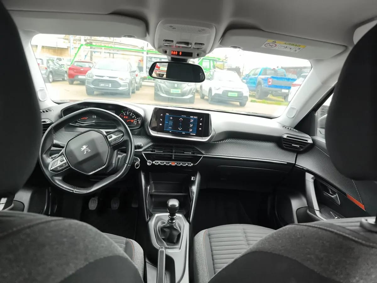 Peugeot 2008 1.2 Active Puretech 4x2 130 Mt 5p año 2021