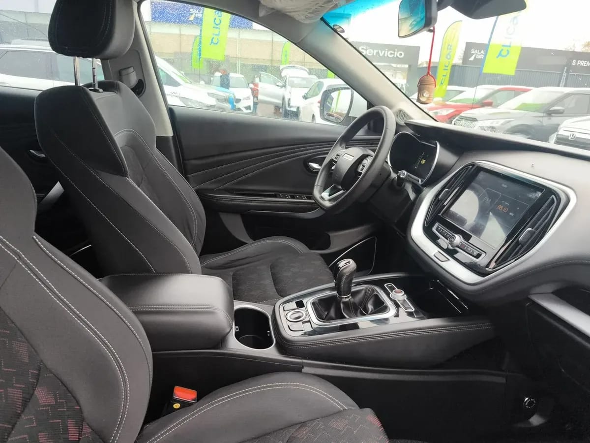 Jetour X70 1.5t Gl 4x2 Mt 5p año 2024