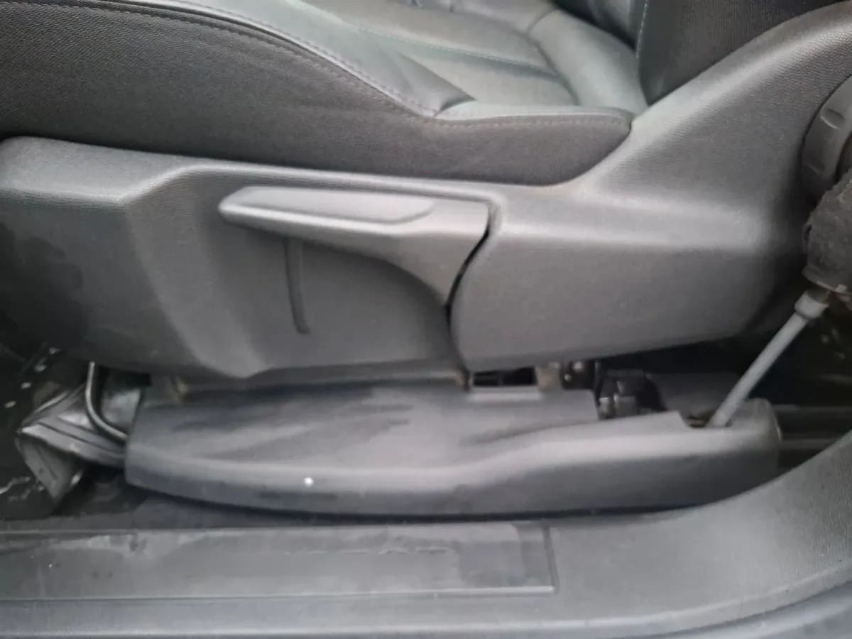Peugeot 3008 1.5 Allure Pack Bluehdi 130 4x2 Eat8 5p año 2024