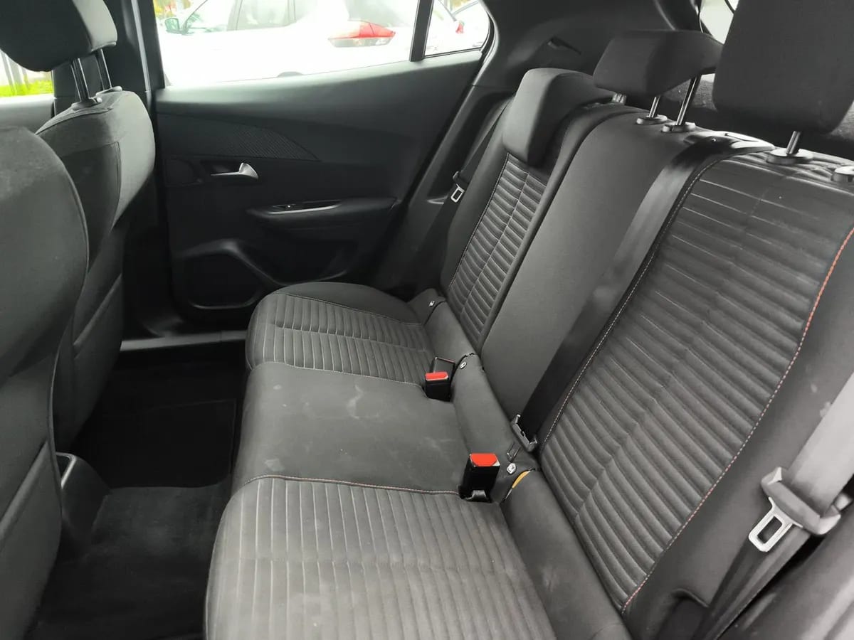 Peugeot 2008 1.2 Active Puretech 4x2 130 Mt 5p año 2021
