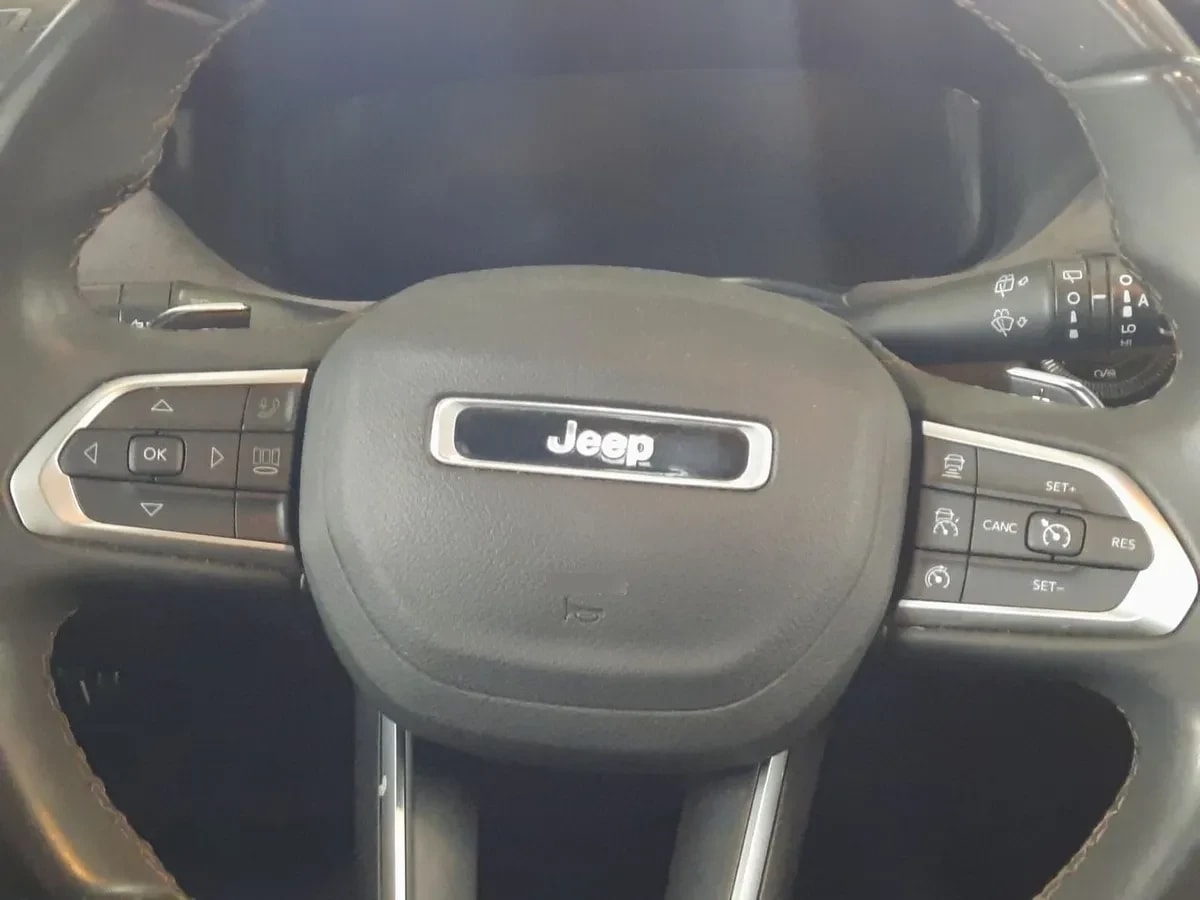 Jeep Commander 1.3t Overland T270 4x2 6at 5p año 2023