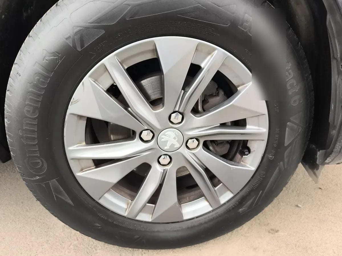 Peugeot 2008 1.2 Active Puretech 4x2 130 Mt 5p año 2021