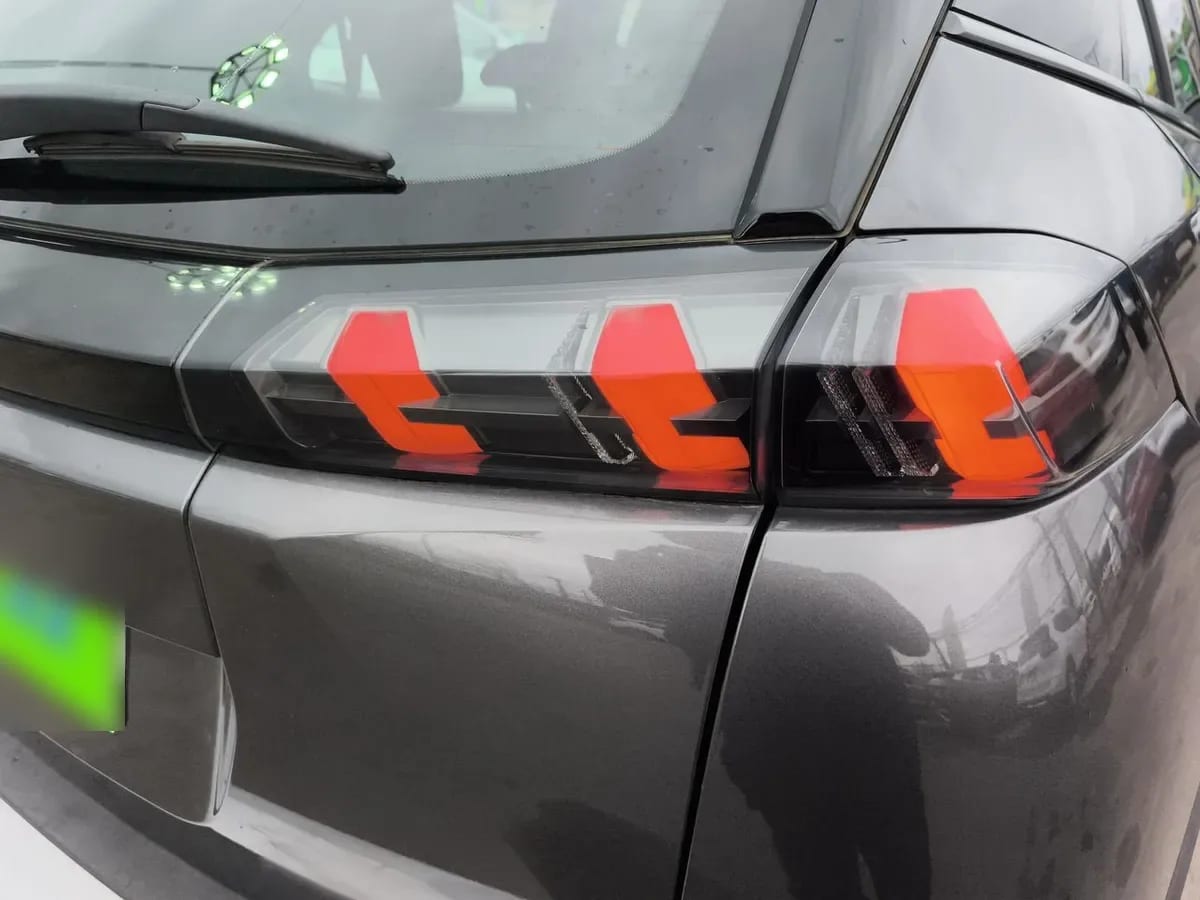 Peugeot 2008 1.2 Active Puretech 4x2 130 Mt 5p año 2021