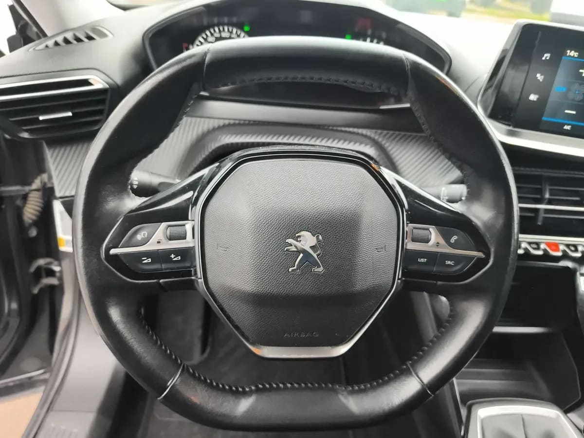 Peugeot 2008 1.2 Active Puretech 4x2 130 Mt 5p año 2021
