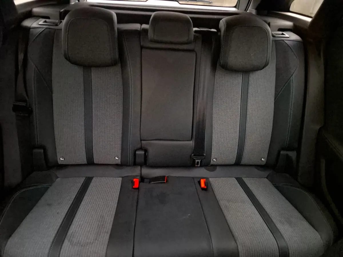 Peugeot 3008 1.5 Allure Pack Bluehdi 130 4x2 Eat8 5p año 2024