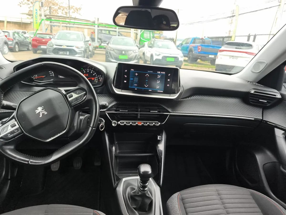 Peugeot 2008 1.2 Active Puretech 4x2 130 Mt 5p año 2021