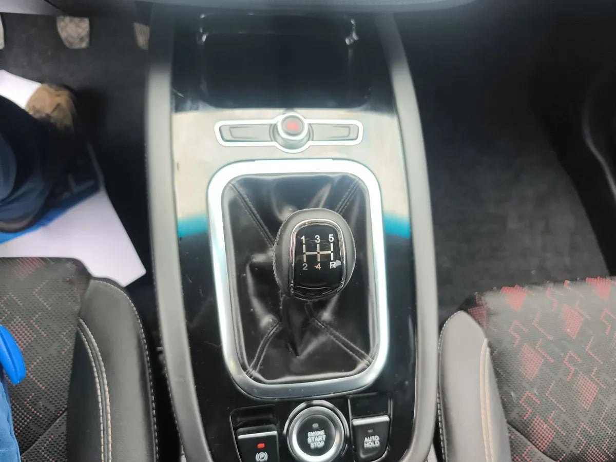 Jetour X70 1.5t Gl 4x2 Mt 5p año 2024