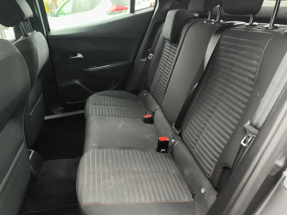 Peugeot 2008 1.2 Active Puretech 4x2 130 Mt 5p año 2021