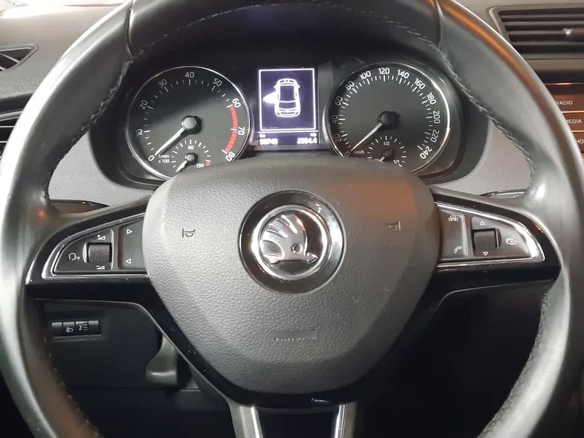 Skoda Fabia 1.0 Active 4x2 Mt 5p año 2019