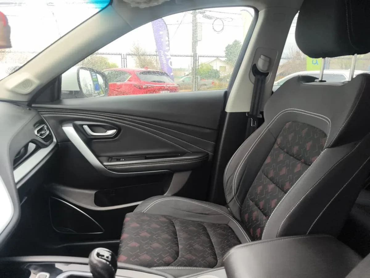 Jetour X70 1.5t Gl 4x2 Mt 5p año 2024