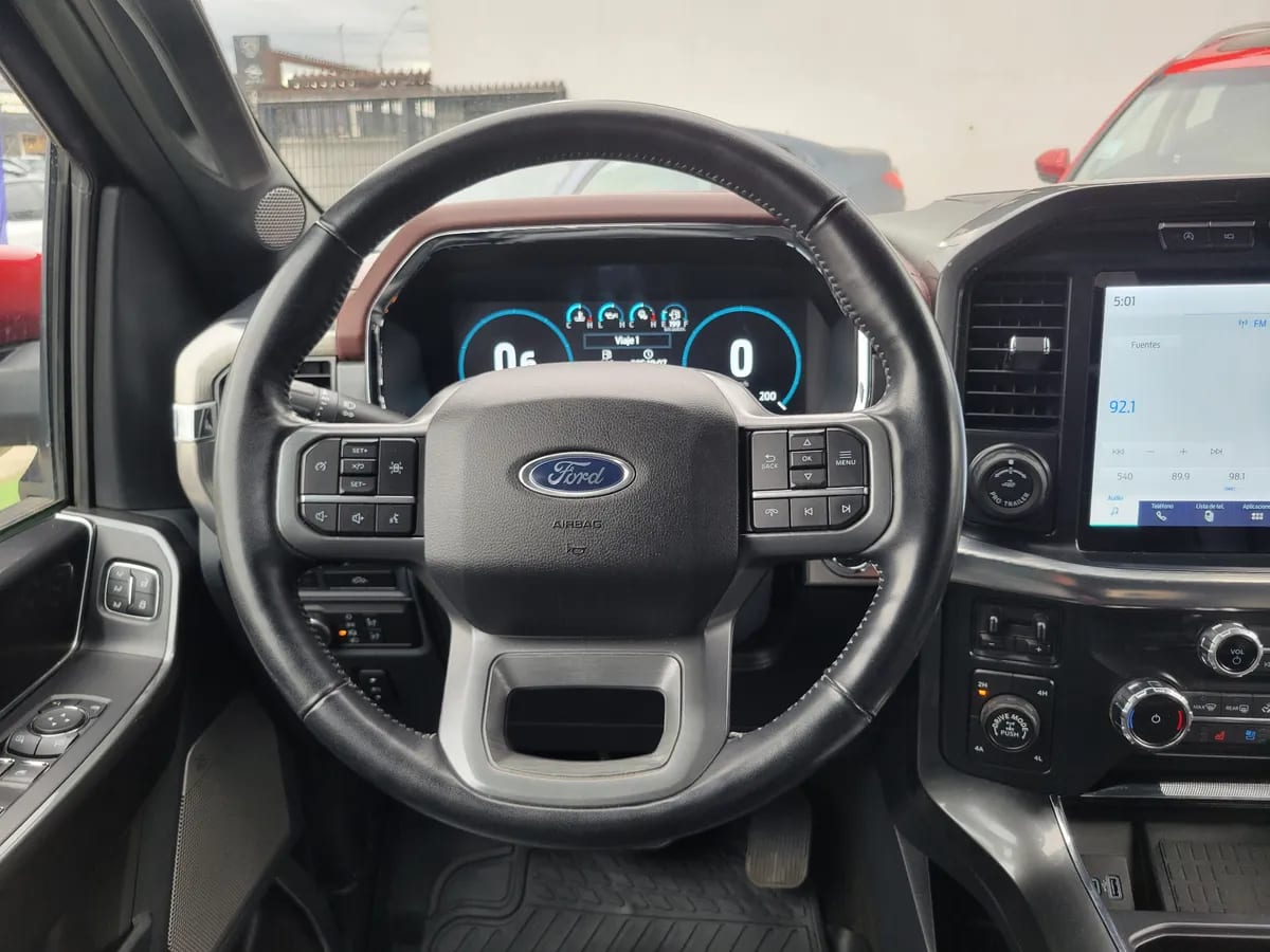 FORD F-150 5.0 Lariat Cc Sport At 4x4 año 2023