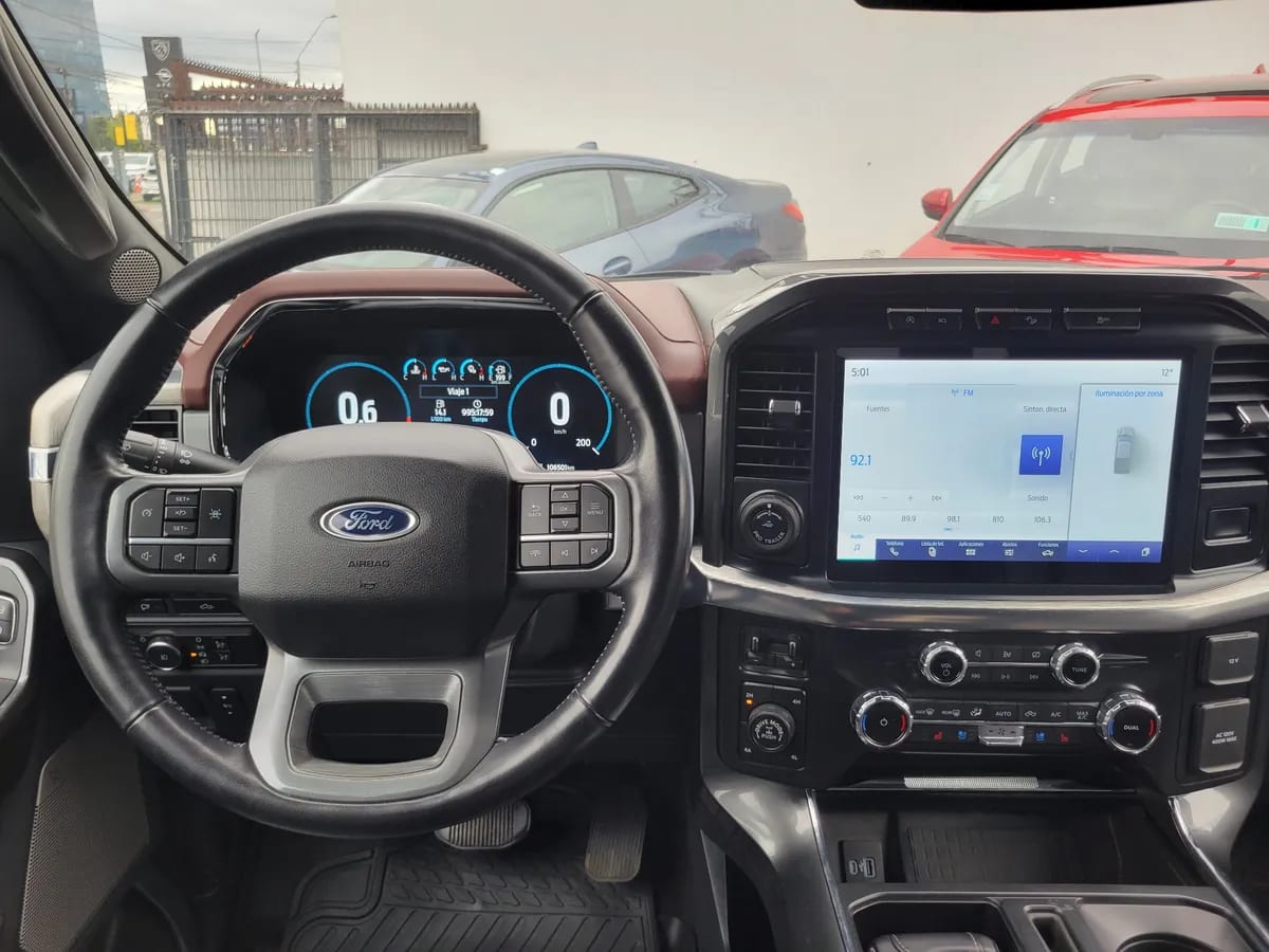 FORD F-150 5.0 Lariat Cc Sport At 4x4 año 2023