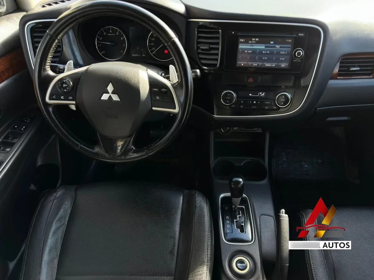 MITSUBISHI OUTLANDER 2.4 Glx At 4x4 año 2014