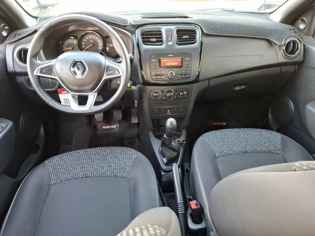 Renault Symbol 1.6 Zen 4x2 Mt 4p año 2022