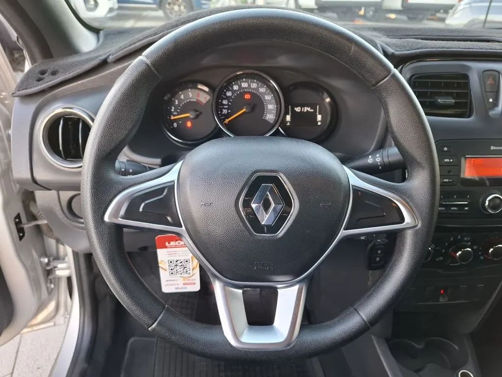 Renault Symbol 1.6 Zen 4x2 Mt 4p año 2022