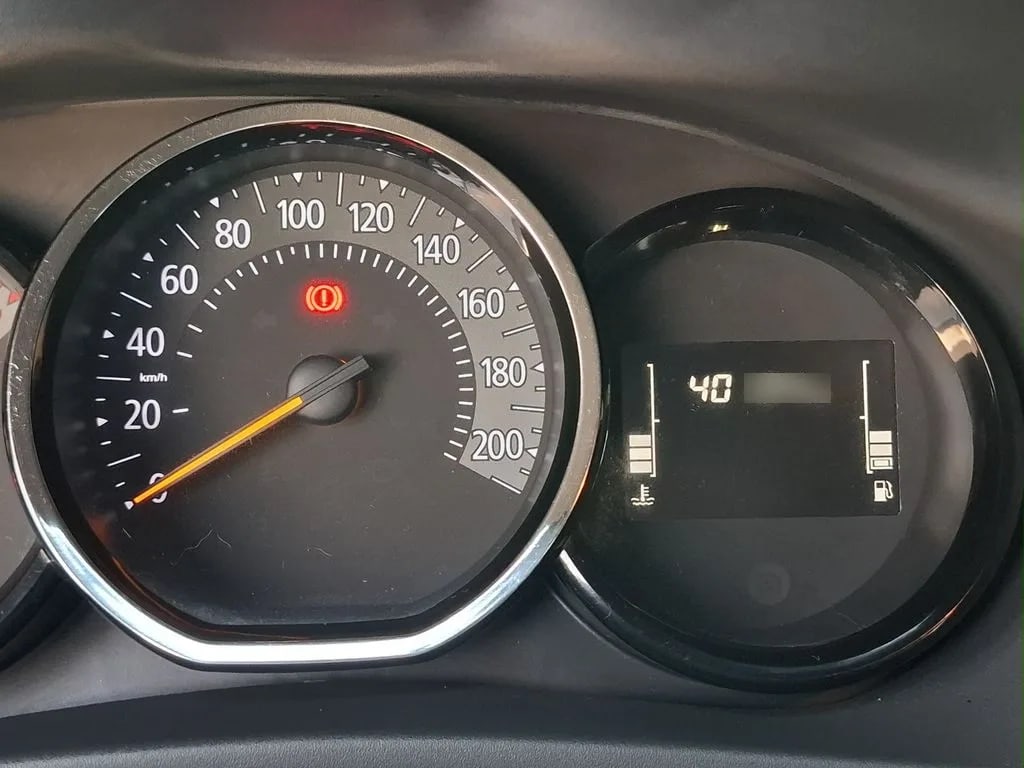 Renault Symbol 1.6 Zen 4x2 Mt 4p año 2022