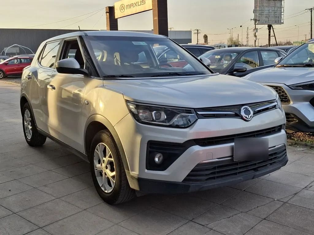 Ssangyong Tivoli Lx 1.6 año 2021