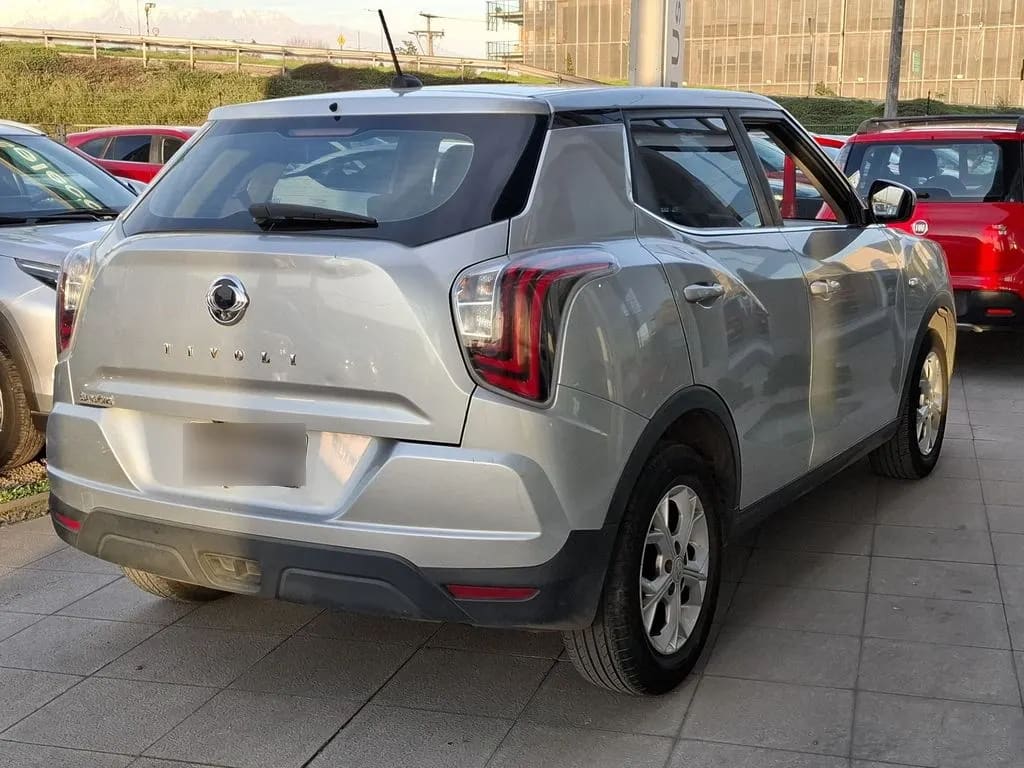Ssangyong Tivoli Lx 1.6 año 2021