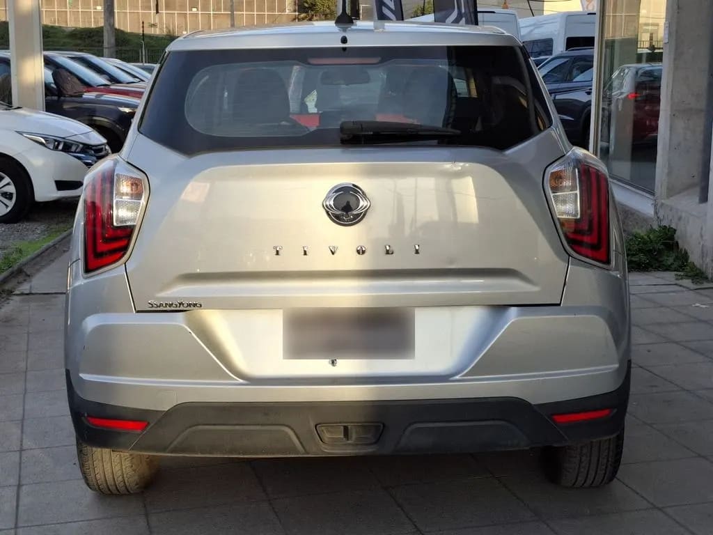 Ssangyong Tivoli Lx 1.6 año 2021