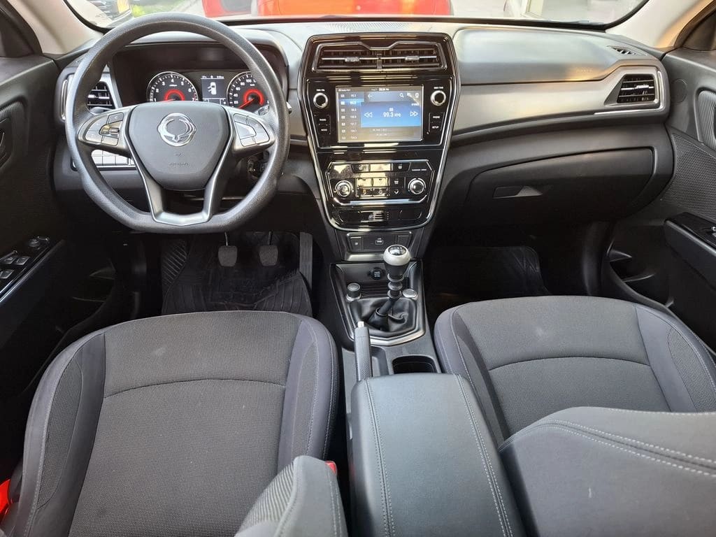 Ssangyong Tivoli Lx 1.6 año 2021