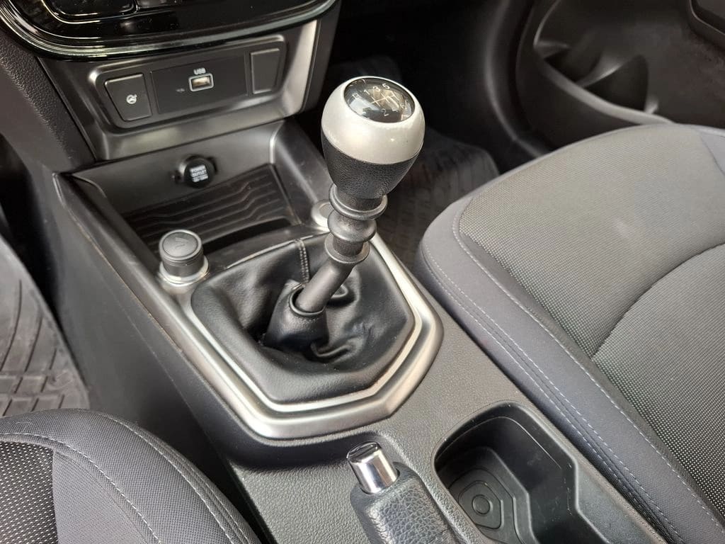 Ssangyong Tivoli Lx 1.6 año 2021