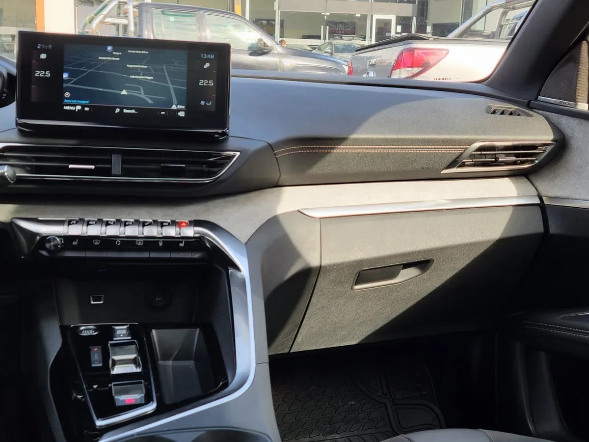 PEUGEOT 3008 1.6 Gt Black Pack Puretech Eat8 At año 2025