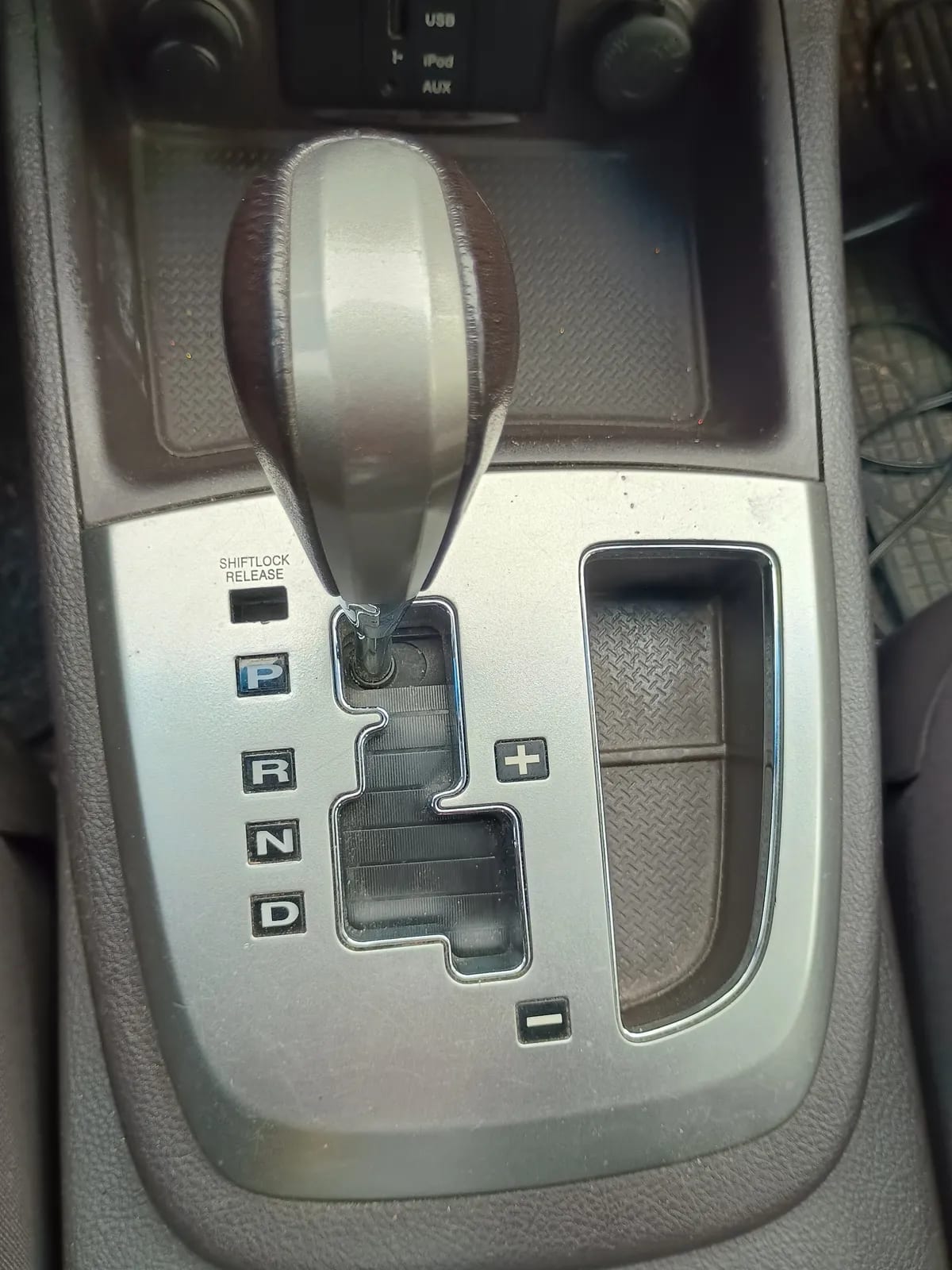 HYUNDAI SANTA FE 2.4 Gl 2wd Mt año 2010