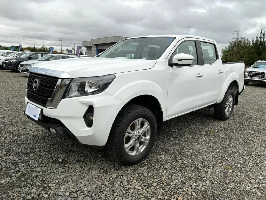 Nissan Navara D Cab Mt Xe 4x4 2.3 año 2023