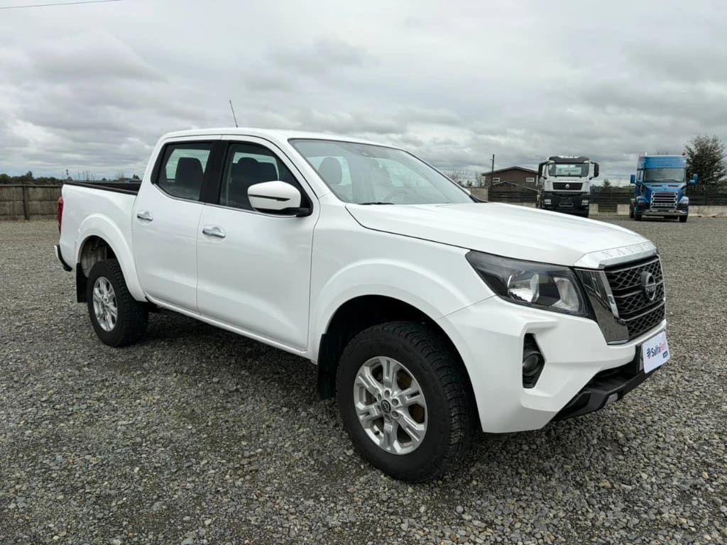 Nissan Navara D Cab Mt Xe 4x4 2.3 año 2023
