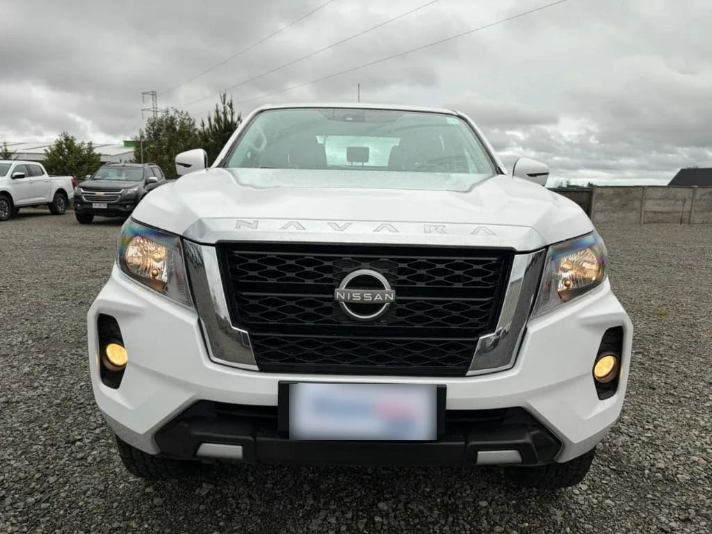 Nissan Navara D Cab Mt Xe 4x4 2.3 año 2023