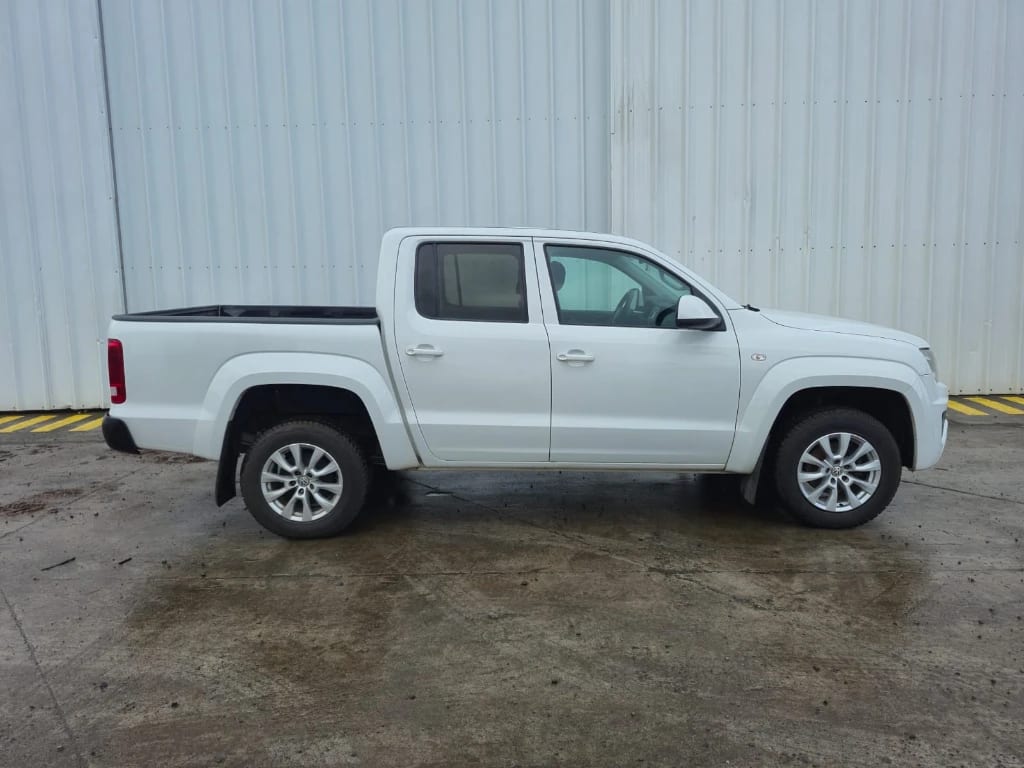 Volkswagen Amarok Dcab Tdi 4x4 Trendline 2.0 año 2023