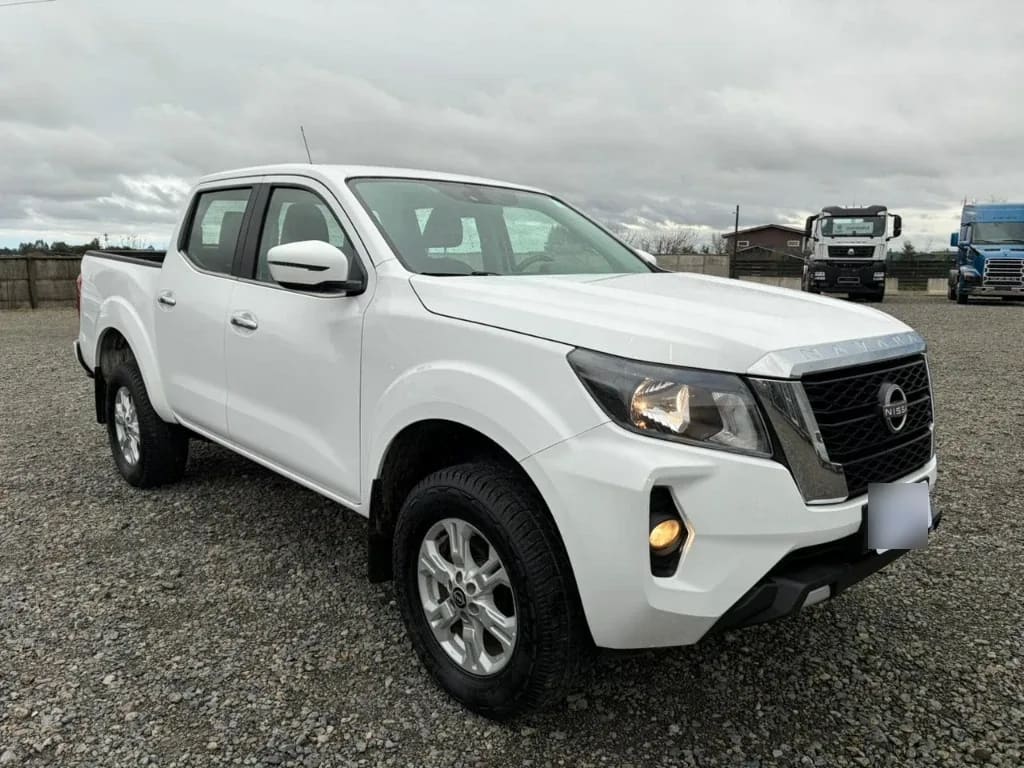 Nissan Navara D Cab Mt Xe 4x4 2.3 año 2023