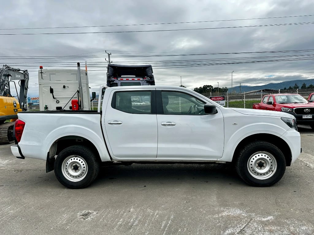 Nissan Navara Navara Dc 4x4 2.3 Tdi Se año 2023