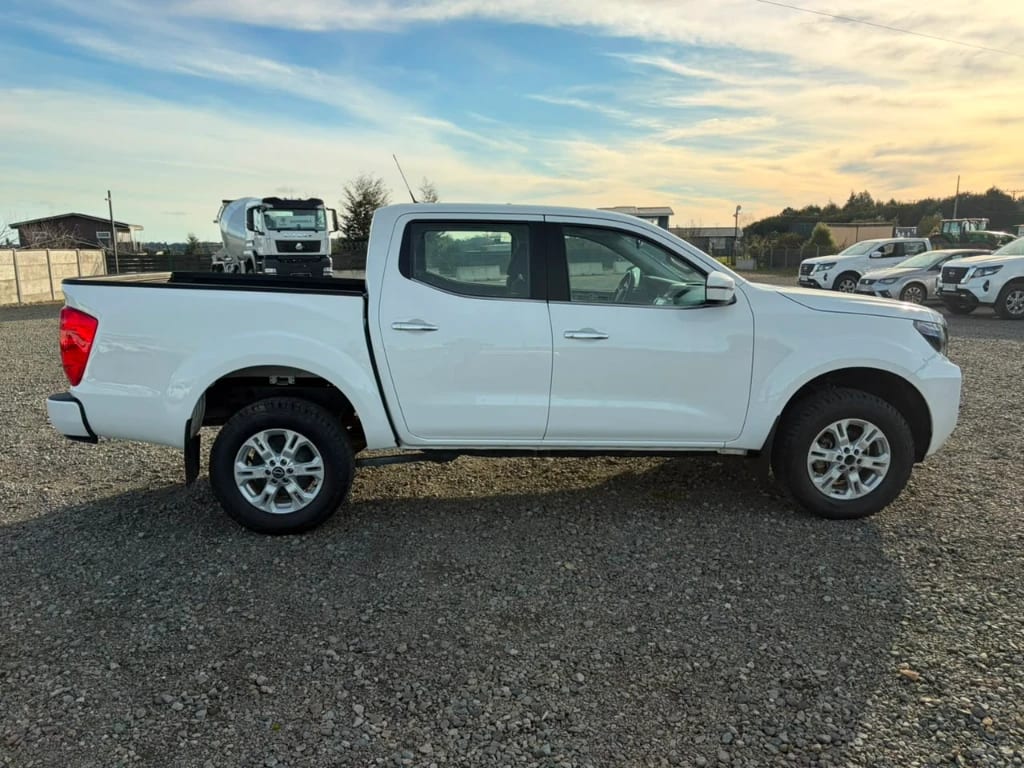 Nissan Navara D Cab Mt 4x4 2.3 Xe año 2023