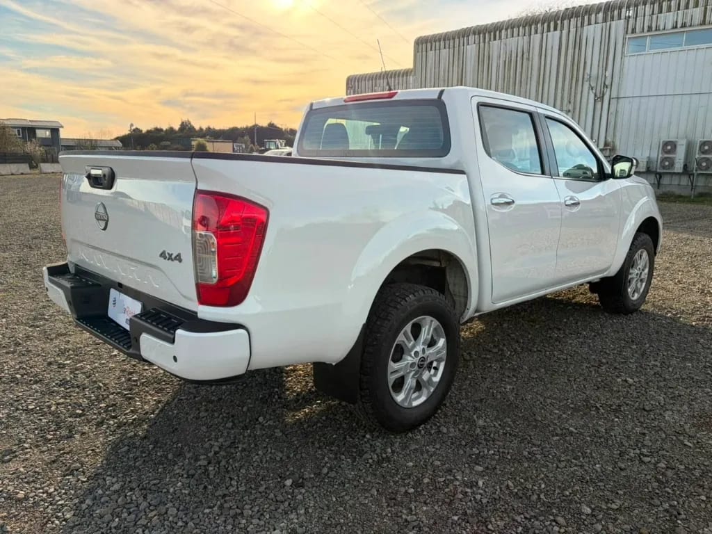 Nissan Navara D Cab Mt 4x4 2.3 Xe año 2023