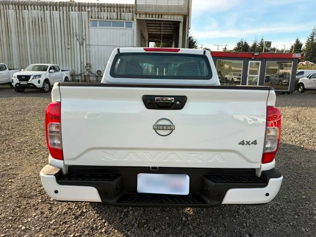 Nissan Navara D Cab Mt 4x4 2.3 Xe año 2023