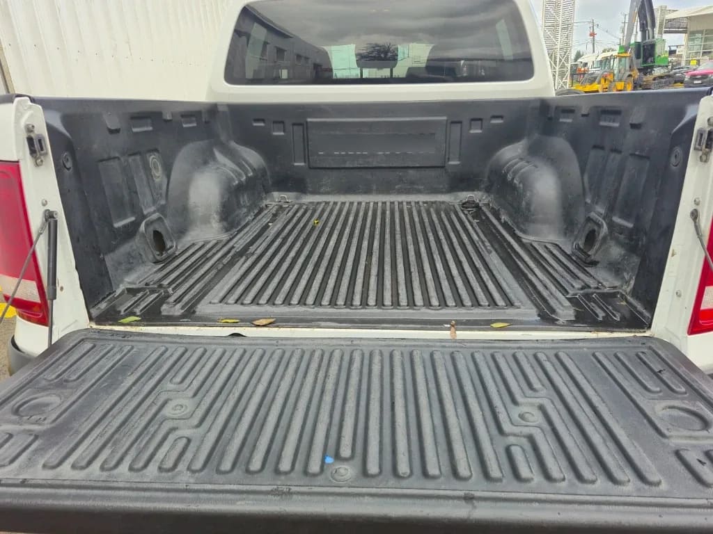 Volkswagen Amarok Dcab Tdi 4x4 Trendline 2.0 año 2023