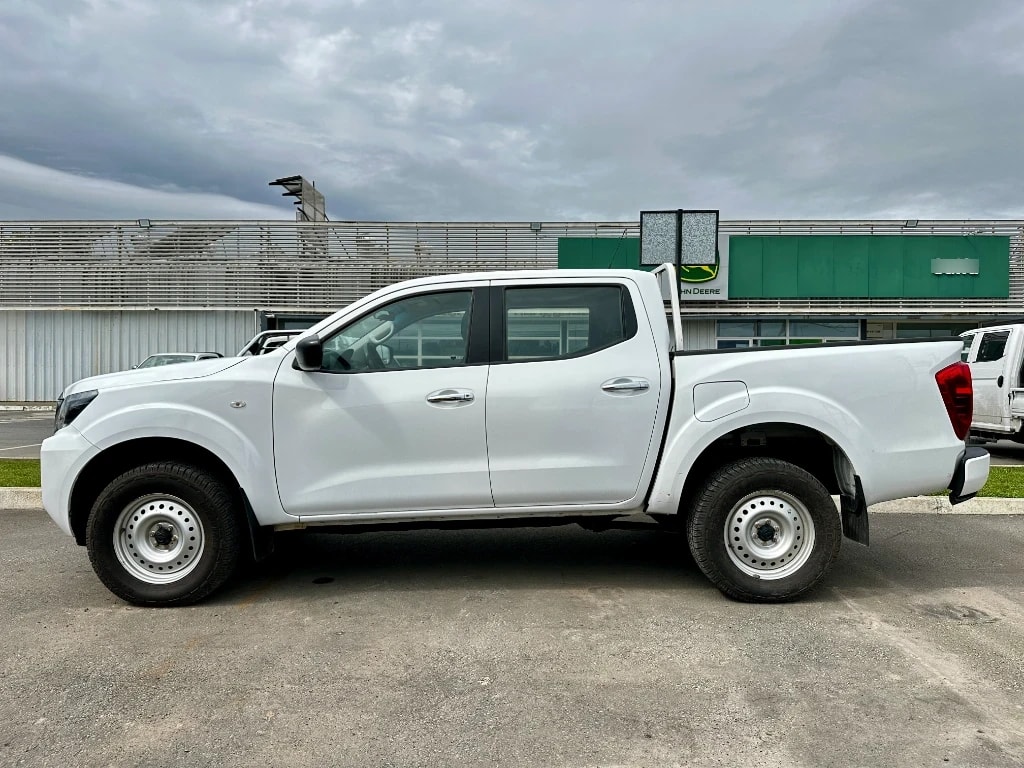 Nissan Navara Navara Dc 4x4 2.3 Tdi Se año 2023