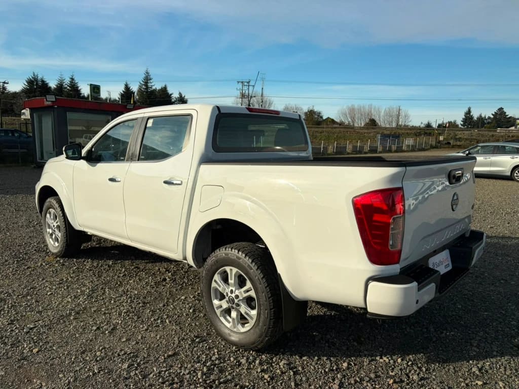 Nissan Navara D Cab Mt 4x4 2.3 Xe año 2023