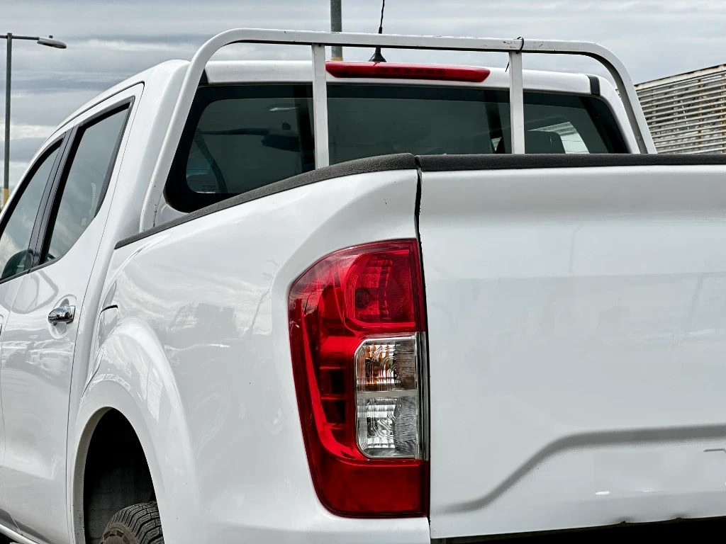 Nissan Navara Navara Dc 4x4 2.3 Tdi Se año 2023